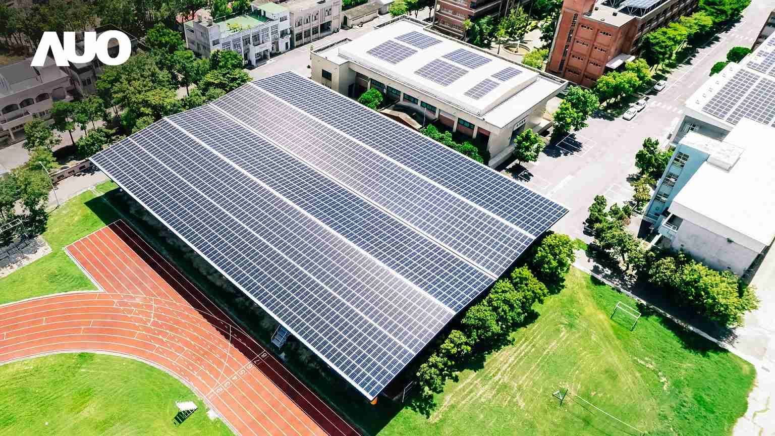 森林舞会SunSteel光电整合型浪板具备快速安装、、、轻量化优势，，可提升15%发电效能，，，，通过国际IEC与台湾VPC认证安全、、、防漏、、、、耐候标准